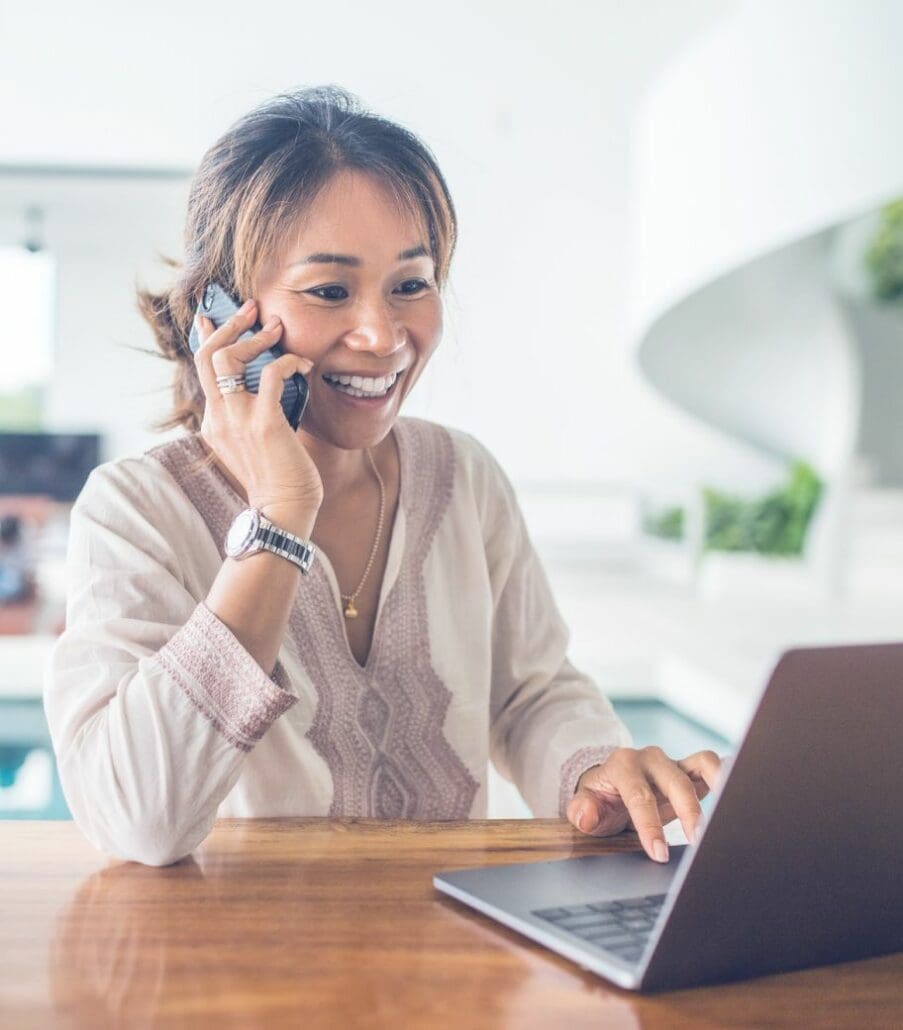 Women On Cellphone women on cell phone